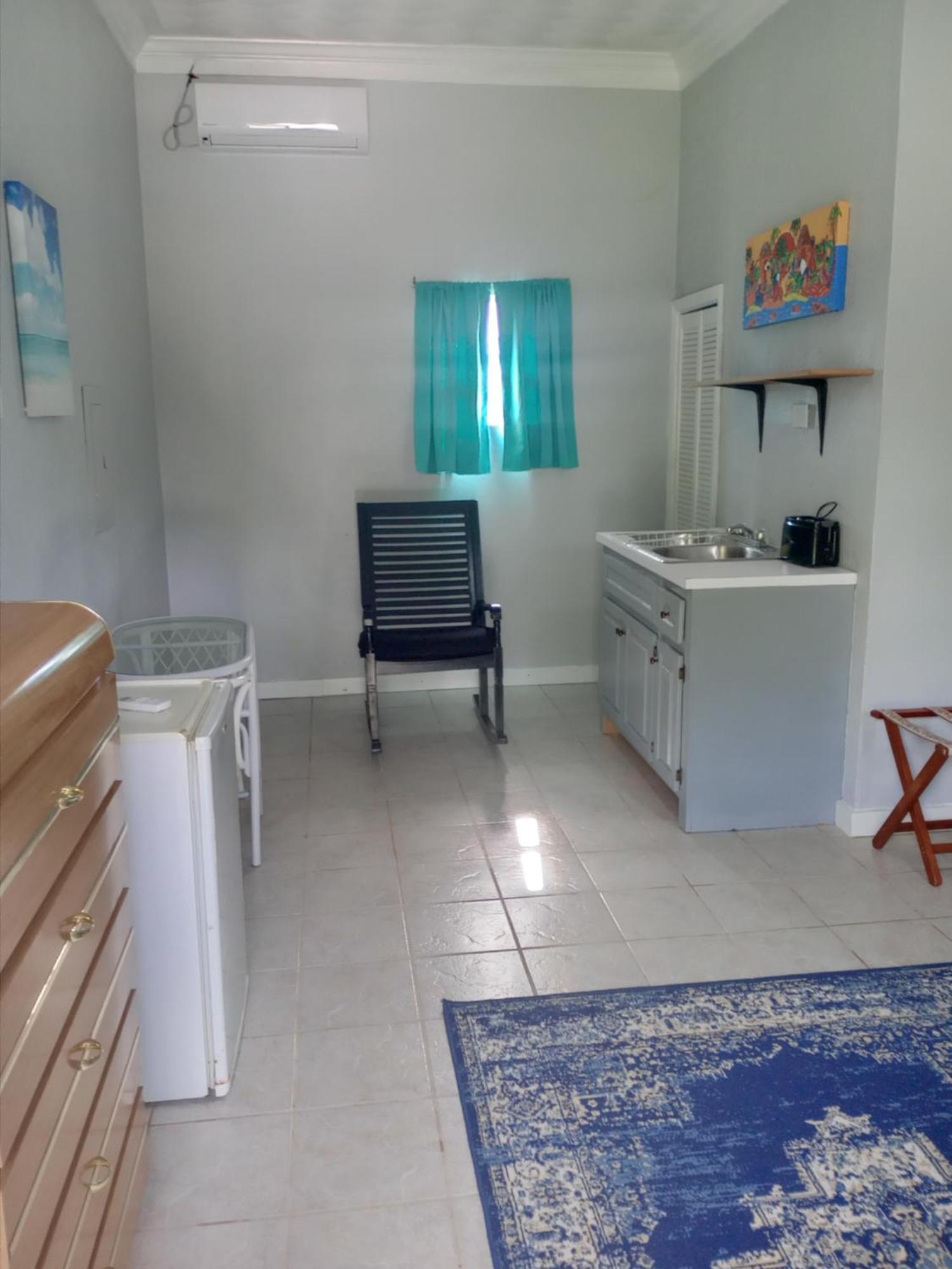 Surfers Manor Motel Gregory Town Экстерьер фото