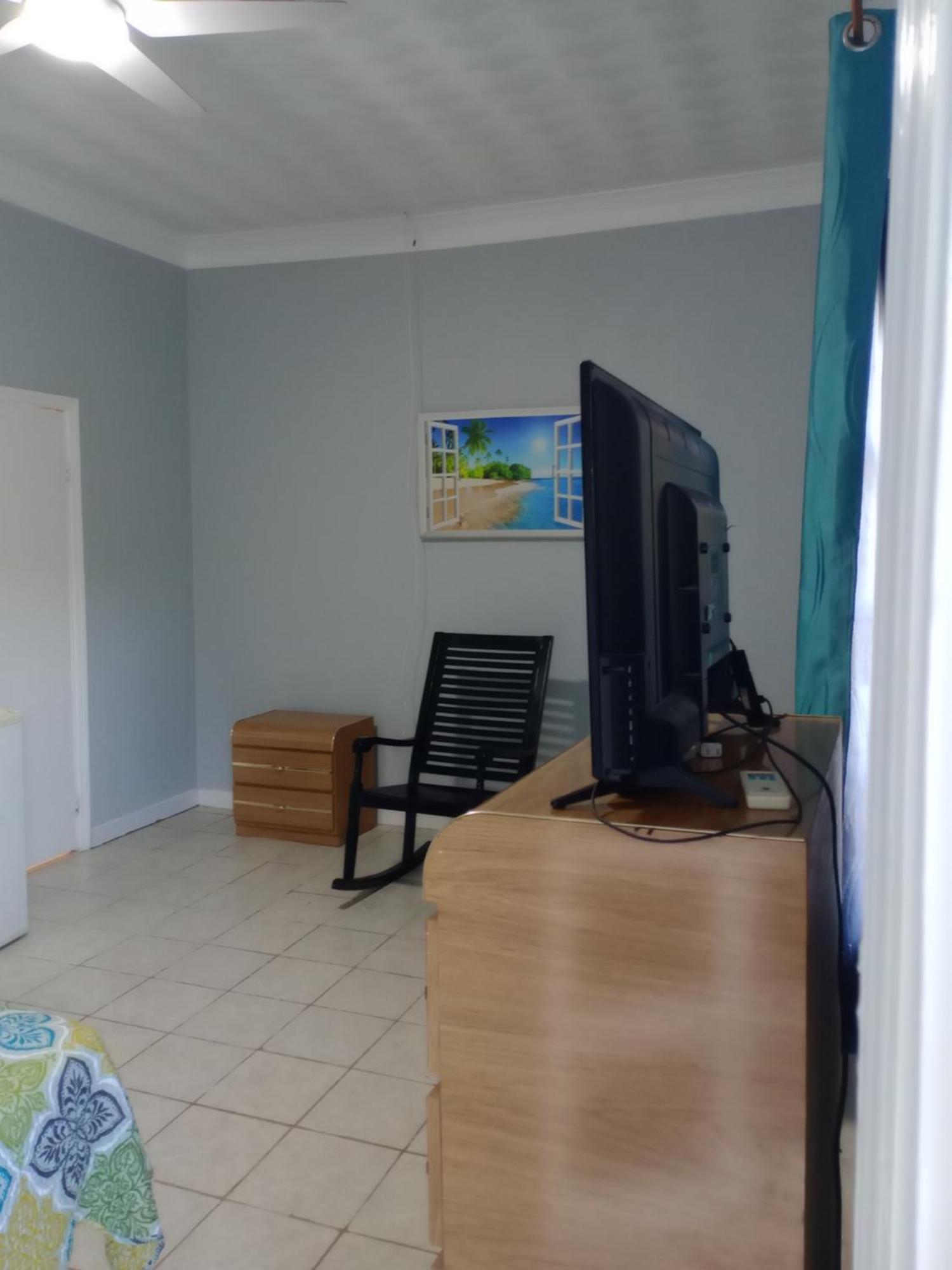 Surfers Manor Motel Gregory Town Экстерьер фото
