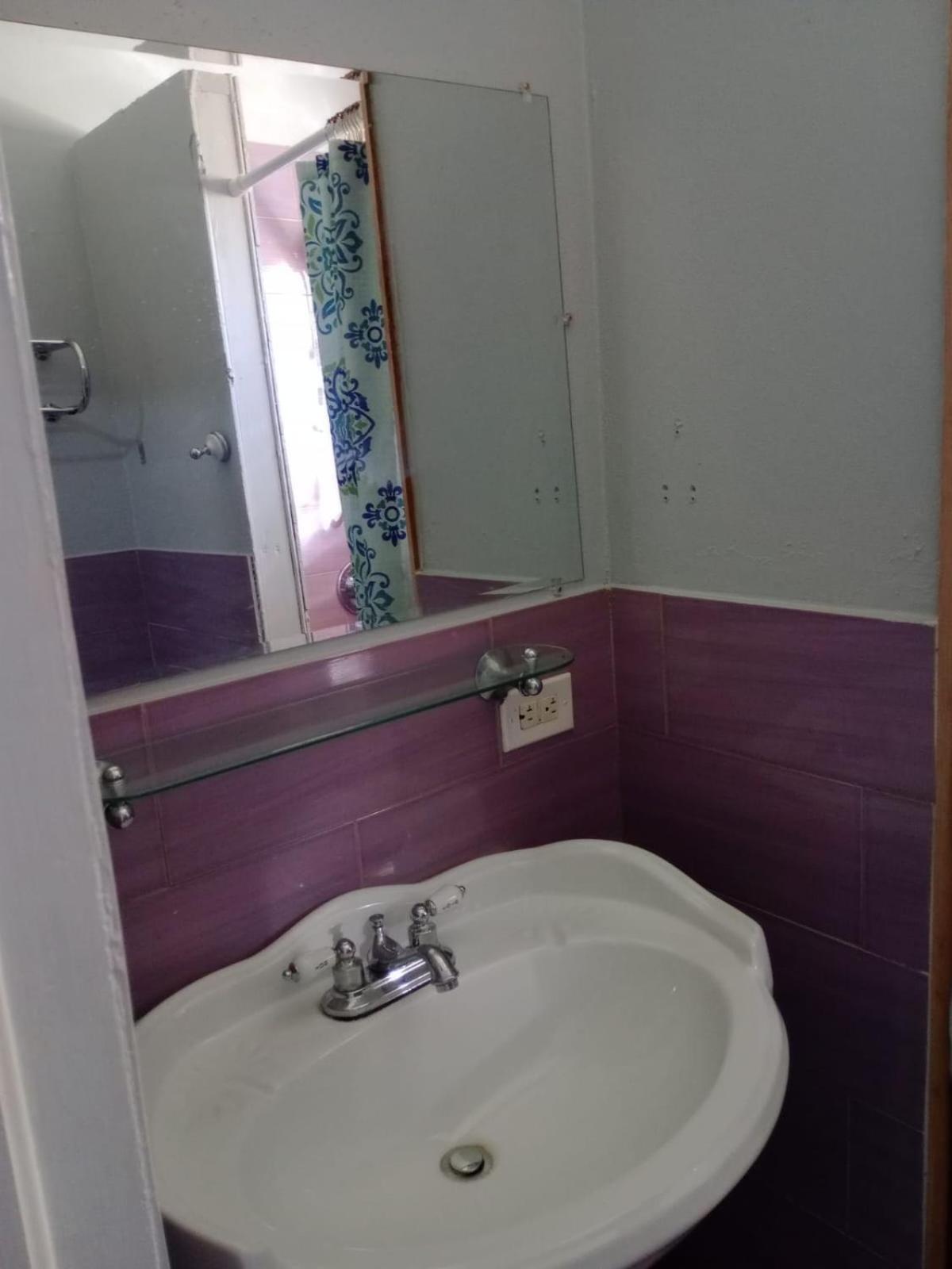 Surfers Manor Motel Gregory Town Экстерьер фото